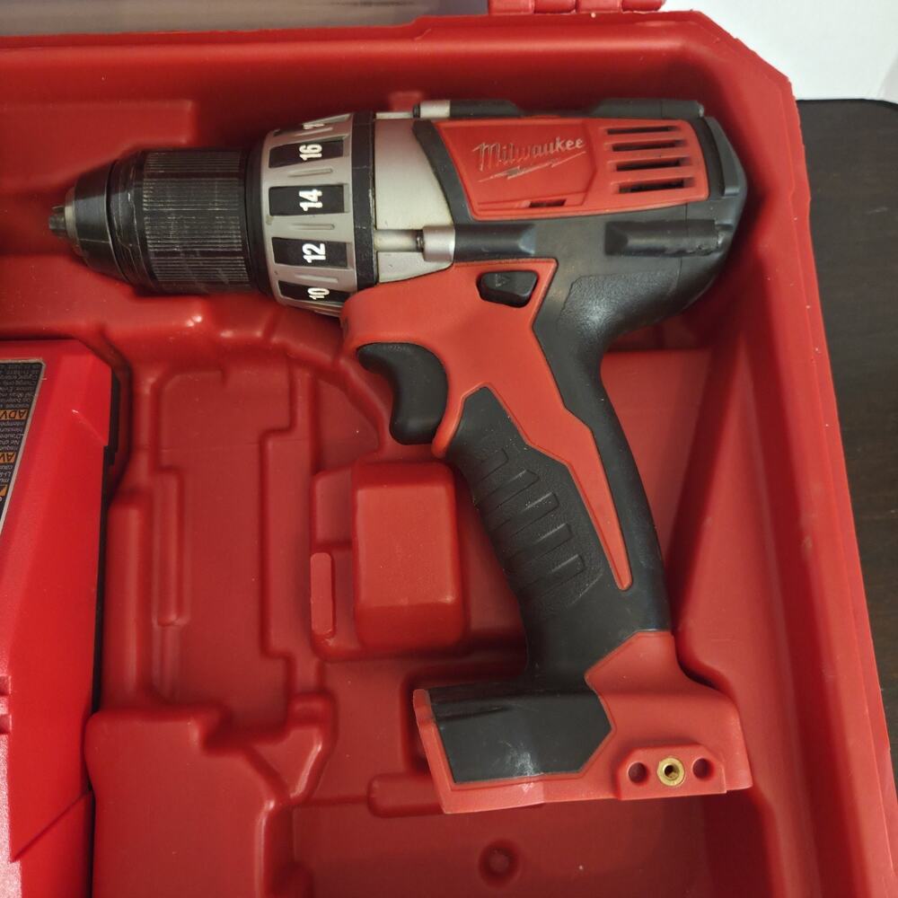Milwaukee M18 18V Li-Ion 1/2'' Cordless Driver Drill 2601-20 Battery Charge Case